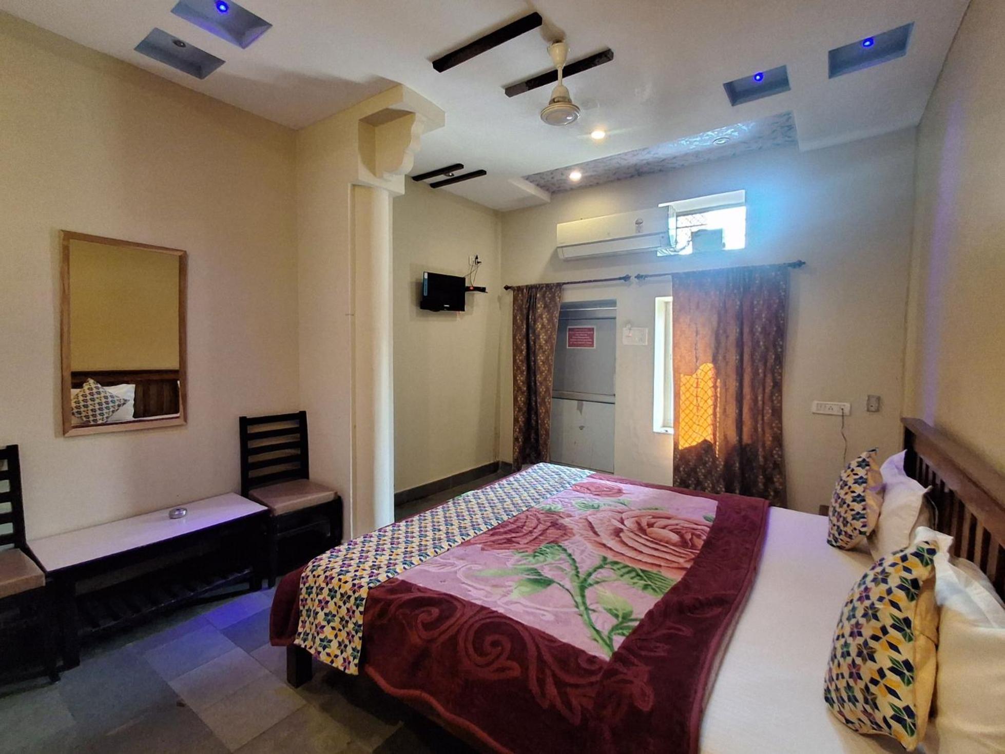 Hotel Om Pushkar Buitenkant foto