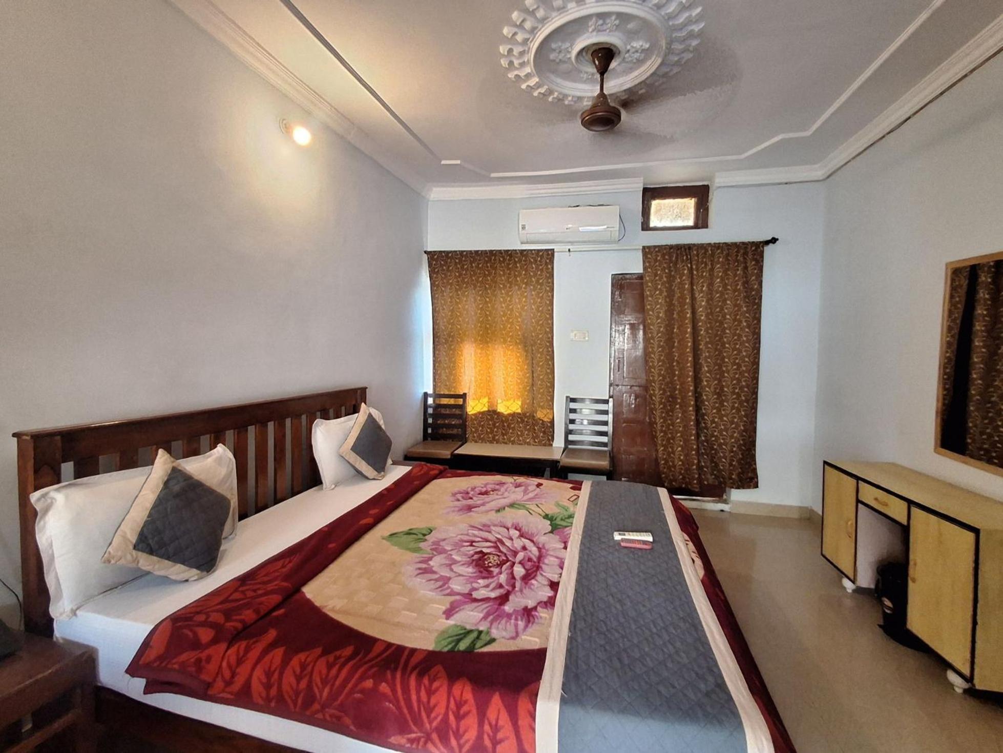 Hotel Om Pushkar Buitenkant foto
