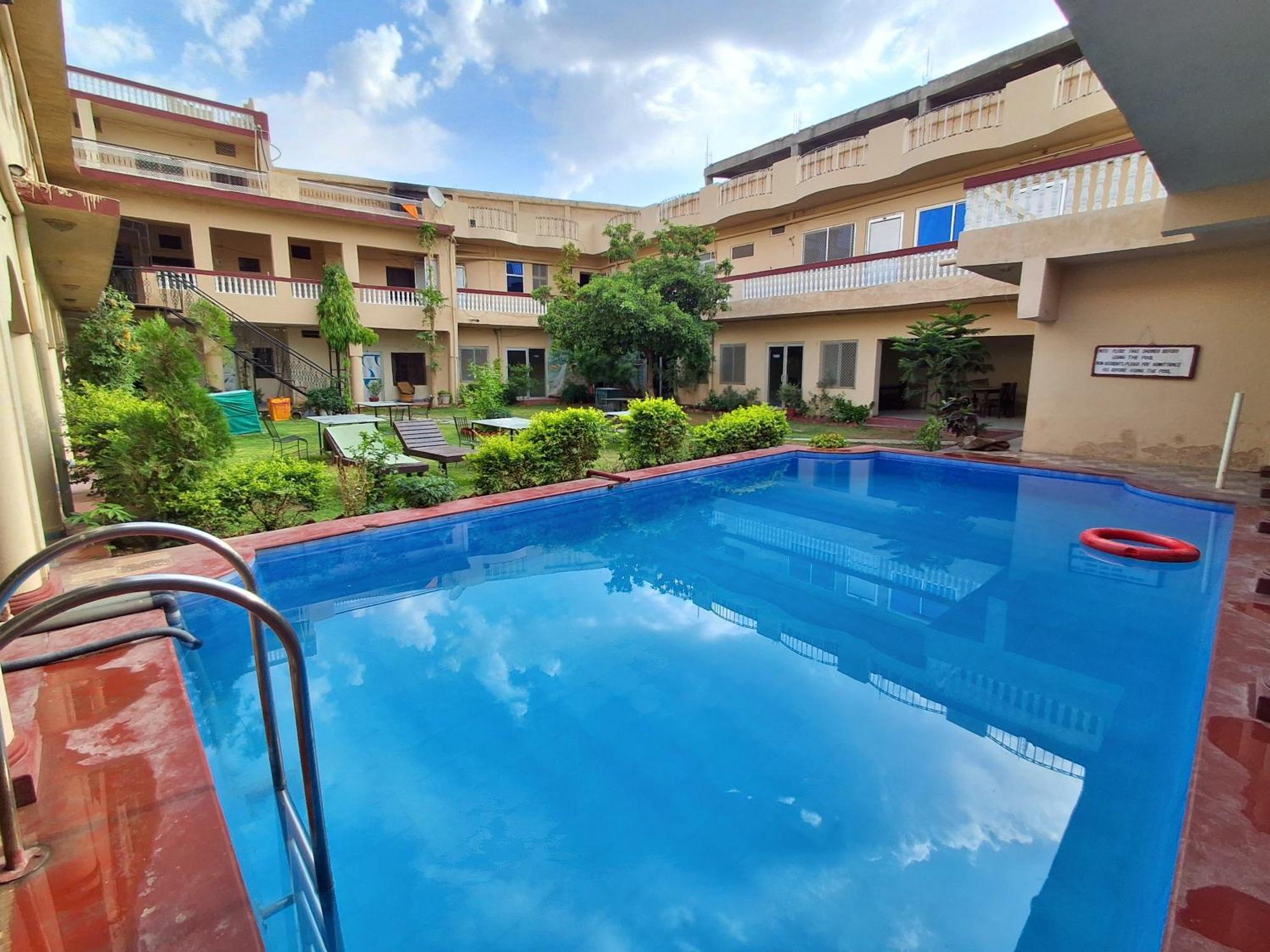 Hotel Om Pushkar Buitenkant foto